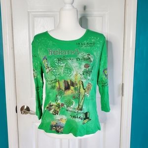 Christopher and Banks Ireland St. Patricks Day Shamrock Top Kelly Green Medium